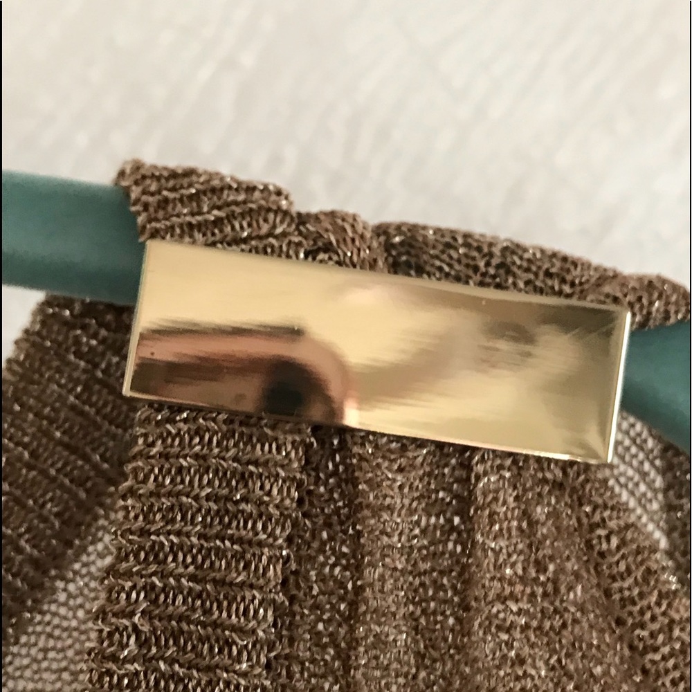 NWOT. Golden sweater - Picture 4 of 7